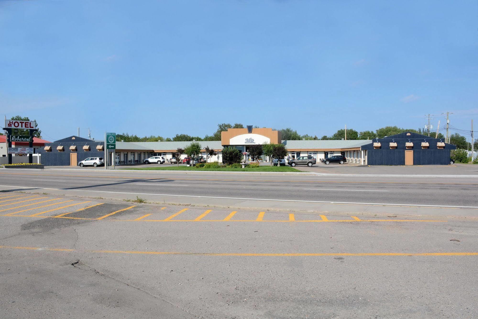 Motel Roberval Exterior photo